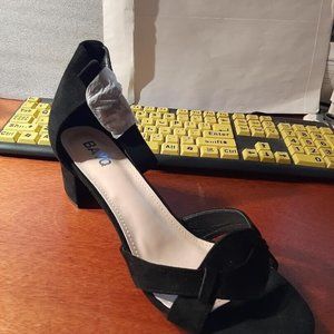 NEW ! BAYQ Black Suede Strappy Chunky Heels Size 11 New